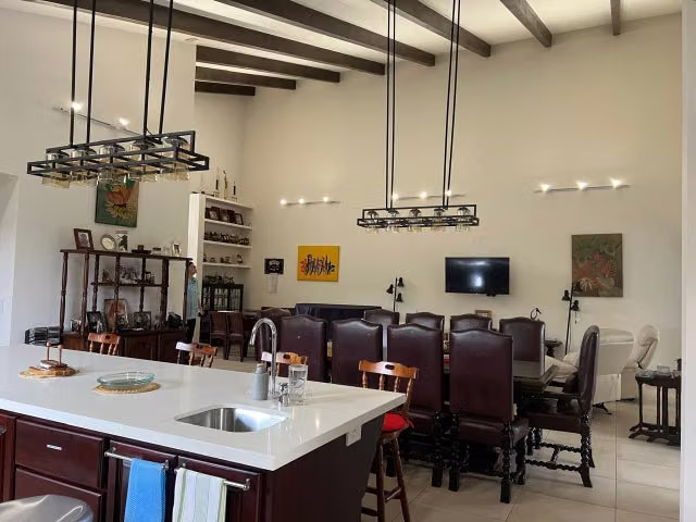 Venta de Casa MODERNA en Santa Ana-Uruca.  - Imagen 4