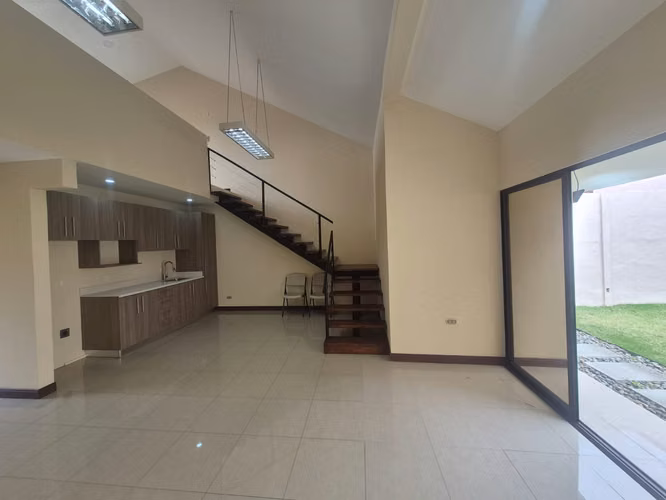 ALQUILER DE EXCLUSIVO APARTAMENTO EN CIPRESES DE GRANADILLA, CURRIDABAT