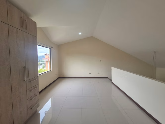 ALQUILER DE EXCLUSIVO APARTAMENTO EN CIPRESES DE GRANADILLA, CURRIDABAT