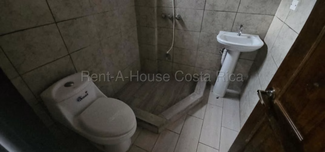 Venta de Propiedad con 1 CASA y 2 Aptos pequeños en Quepos-Aguirre, Puntarenas. 27-355 LCV - Imagen 4