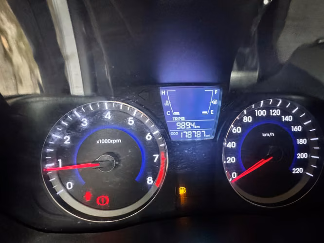 Hyundai Accent Blue - Imagen 5