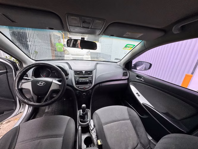 Hyundai Accent Blue - Imagen 6