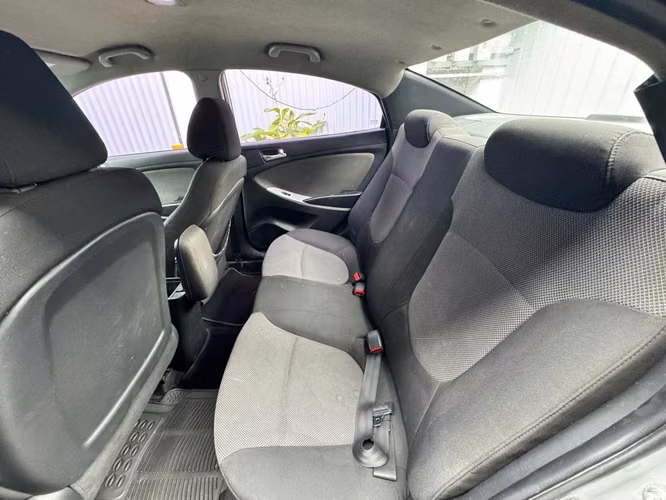 Hyundai Accent Blue - Imagen 3