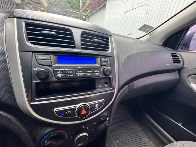Hyundai Accent Blue - Imagen 4