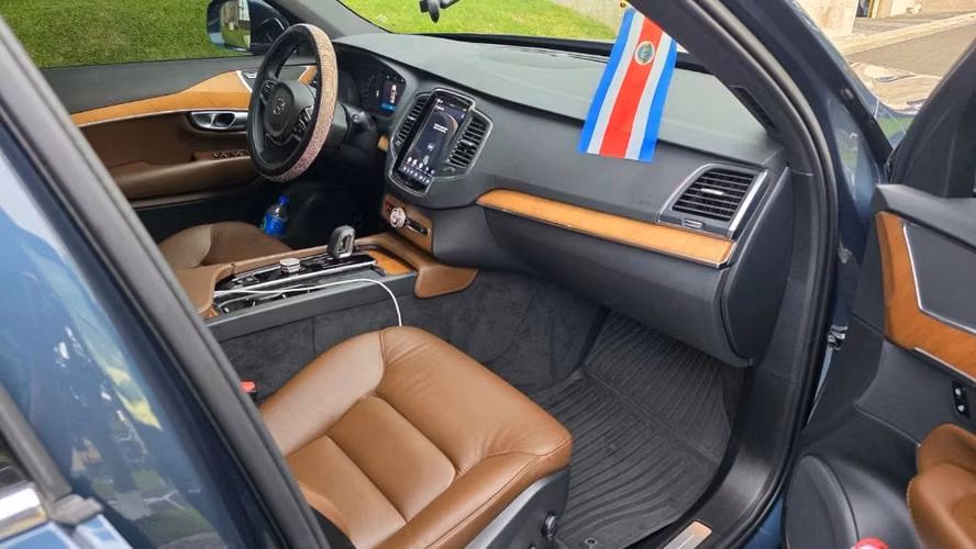 Volvo XC 90 T8