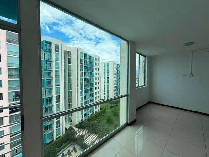 Alquiler de Apartamento Esquinero.