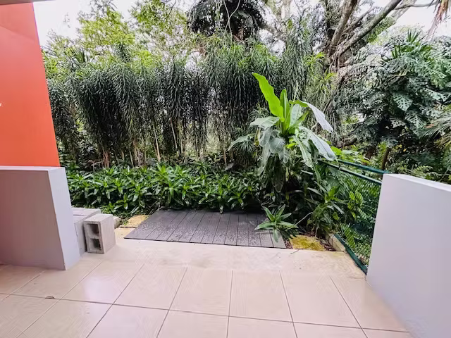 Apartamento con jardín en Pinares, Curridabat