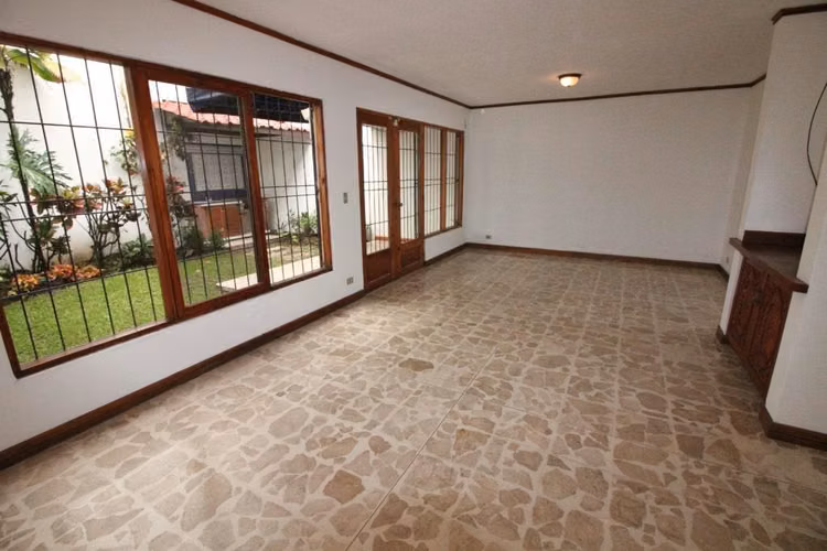 AMPLIO EN ESCAZU PRIMER PISO - Imagen 2