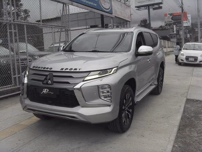 Mitsubishi Montero Sport 2021 Version full - Imagen 2