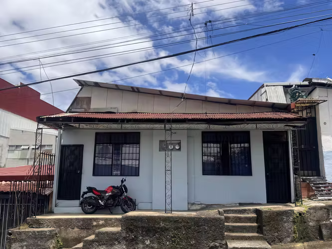 Venta de propiedad con uso de suelo mixto