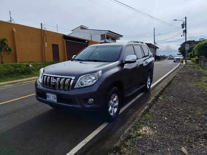 TOYOTA LAND CRUISER PRADO