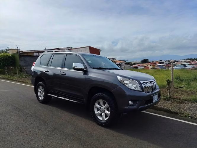 TOYOTA LAND CRUISER PRADO - Imagen 4