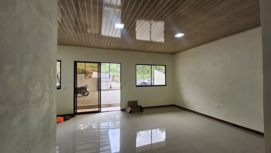 ¡Casa en Venta en San Gabriel de Aserrí!-5