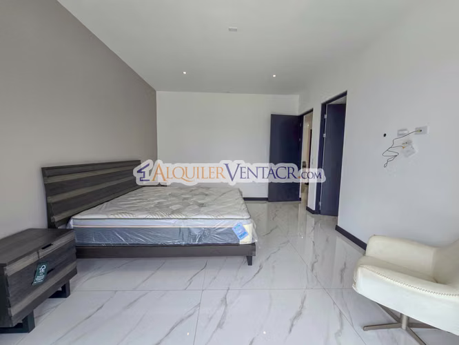 CONDO DE 305 M2 CON 546 M2 DE LOTE EN GUACHIPELIN ESCAZU - Imagen 16