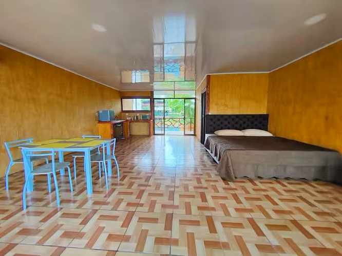 Casa hotel para inversión en La Palmera, San Carlos - Imagen 9