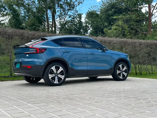 VOLVO C40 P8 - Imagen 10