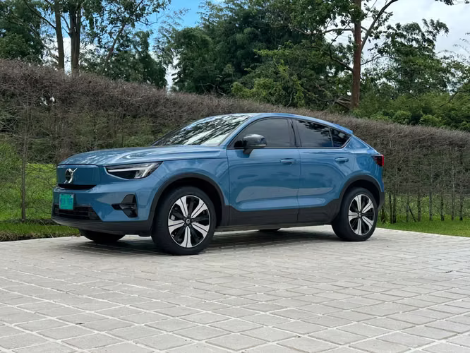 VOLVO C40 P8 - Imagen 1