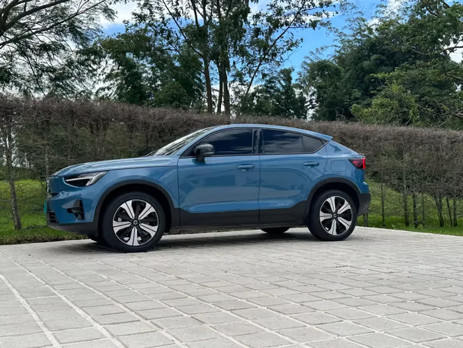 VOLVO C40 P8 - Imagen 2