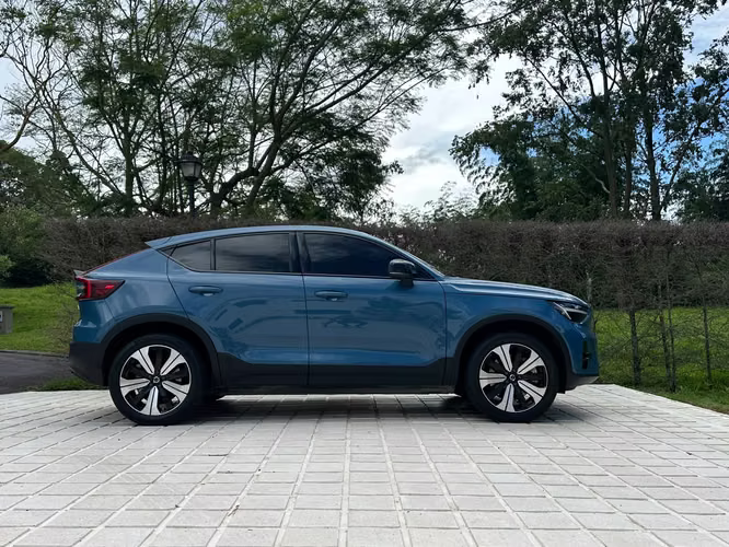 VOLVO C40 P8 - Imagen 14