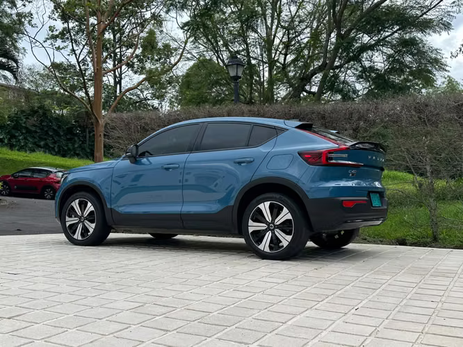 VOLVO C40 P8 - Imagen 4