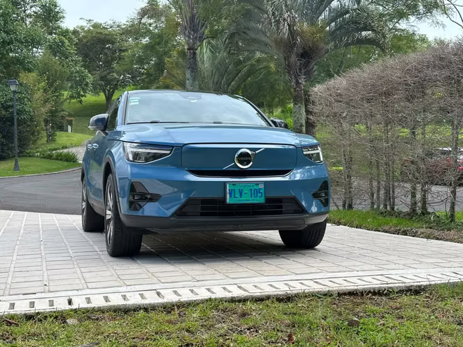 VOLVO C40 P8 - Imagen 11