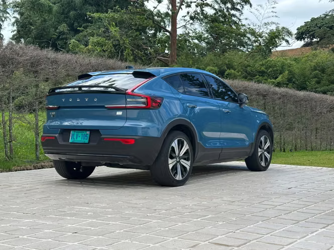 VOLVO C40 P8 - Imagen 9