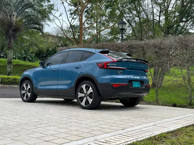 VOLVO C40 P8 - Imagen 3