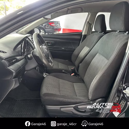 TOYOTA YARIS E 2017