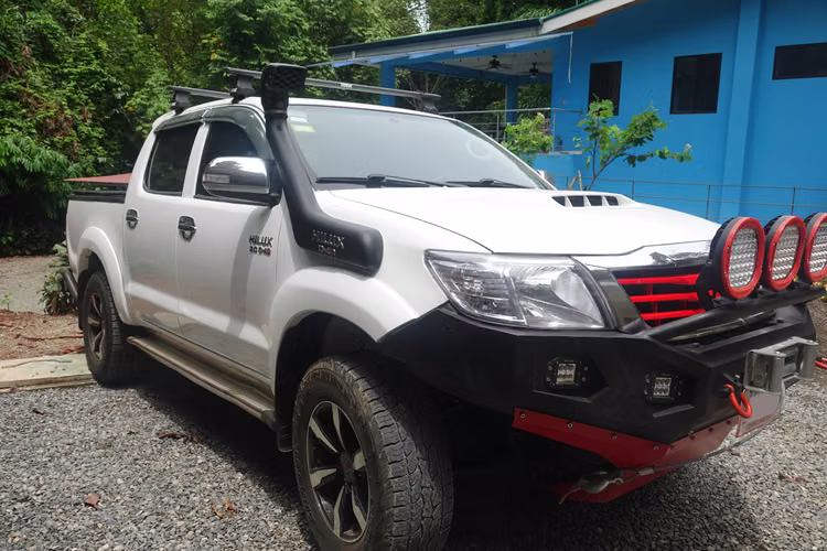 2013 Toyota Hilux Automático - Imagen 2