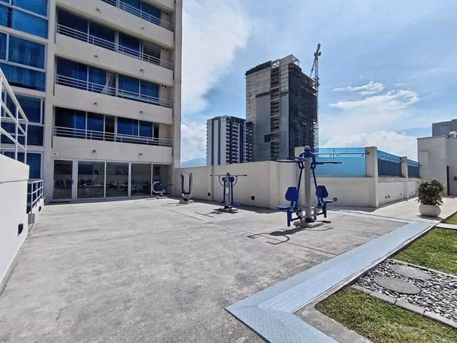 Venta apartamento amoblado Excelente oportunidad de inversión en Torre Los Yoses - Imagen 2