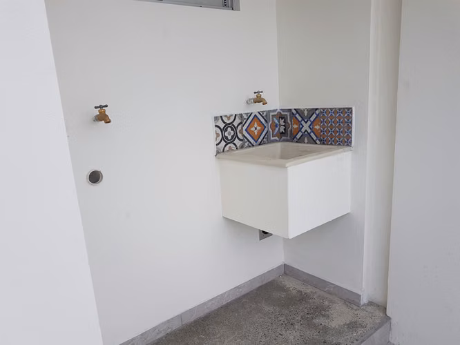 Apto en 2 da planta, ideal para una persona sola.  Muy tranquilo y seguro. - Imagen 9