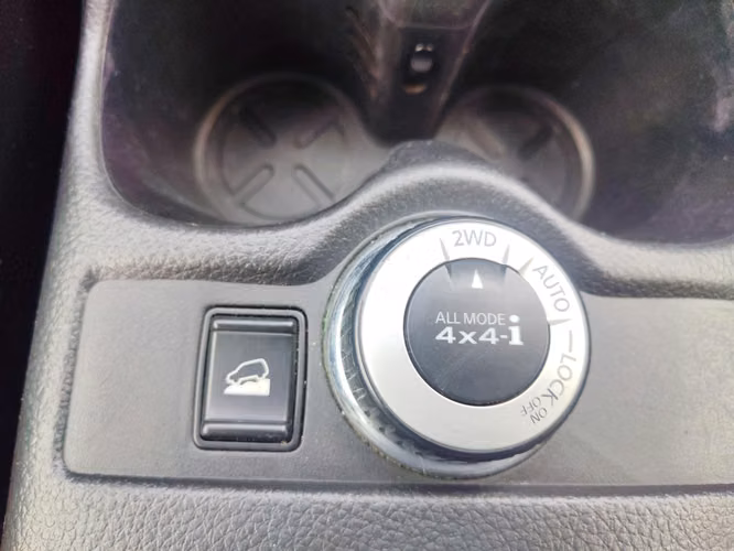NISSAN XTRAIL 2015 LIMITED 4X4 MOTOR 4 CILINDROS 7 PASAJEROS - Imagen 9