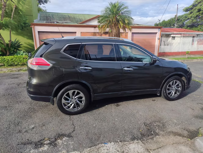 NISSAN XTRAIL 2015 LIMITED 4X4 MOTOR 4 CILINDROS 7 PASAJEROS - Imagen 3