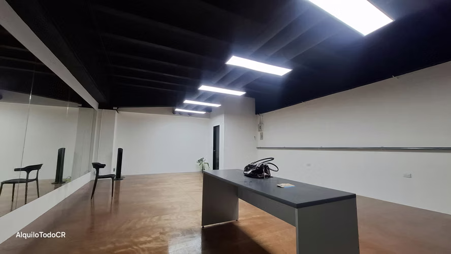 Local comercial en alquiler Paseo Colón - Imagen 2