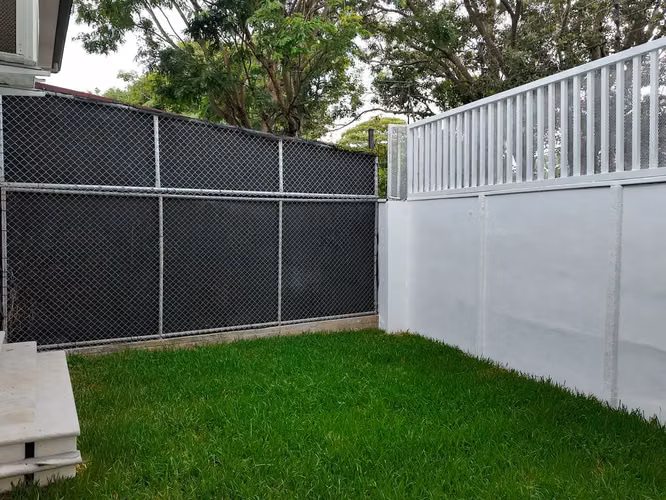VENTA DE CASA EN CONDOMINIO MONTEREAL Lindora Santa Ana 5043 - Imagen 4