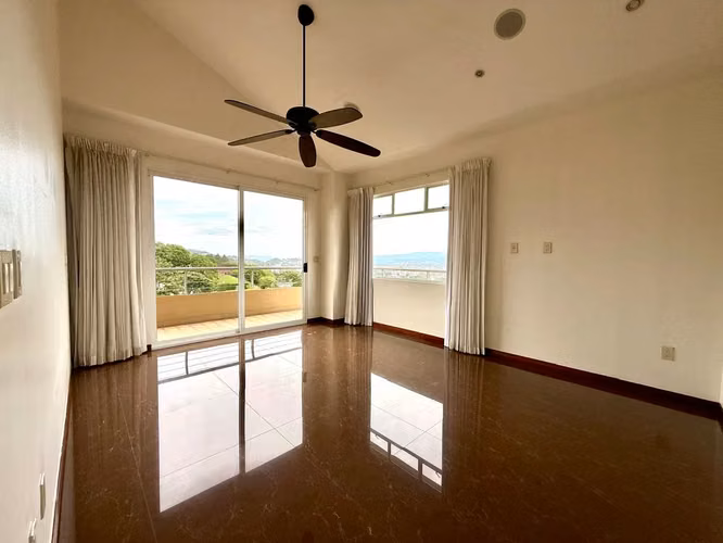 APARTAMENTO CON VISTA EN CONDOMINIO VALLE ARRIBA SAN RAFAEL DE ESCAZÚ 5030 - Imagen 18