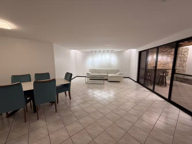 Se vende / Alquila casa con excelente ubicación (MJ) - Imagen 2
