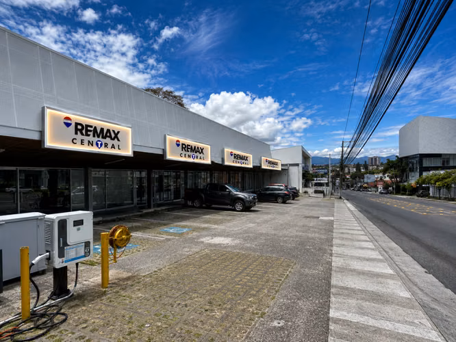 Commercial Space for Rent on the Golden Mile | 70.5 m²