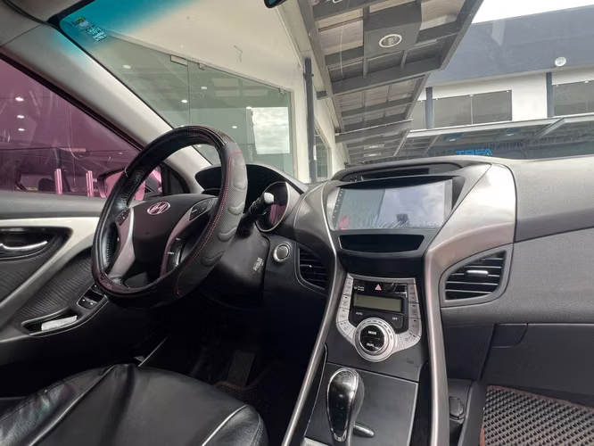 2012 Hyundai Avante G - Imagen 8