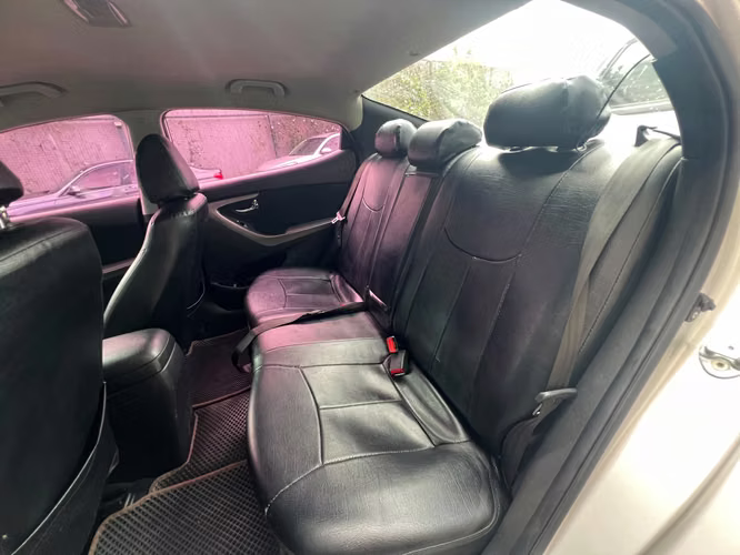 2012 Hyundai Avante G - Imagen 10