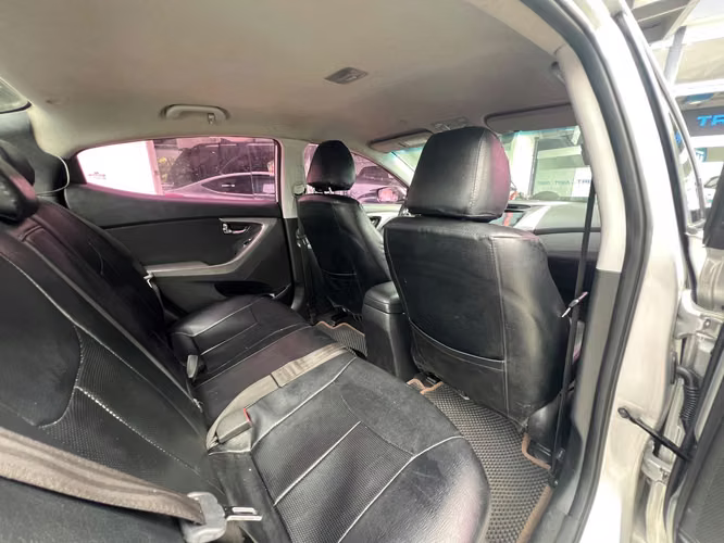 2012 Hyundai Avante G - Imagen 11
