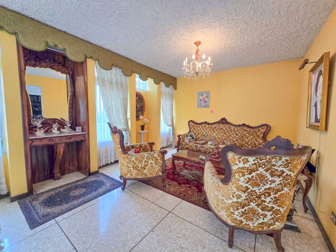 Casa Esquinera en Rohrmoser Nunciatura Ideal para Remodelar o Desarrollo de Apartamentos - Imagen 4