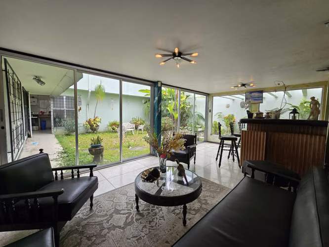 Casa Esquinera en Rohrmoser Nunciatura Ideal para Remodelar o Desarrollo de Apartamentos - Imagen 5