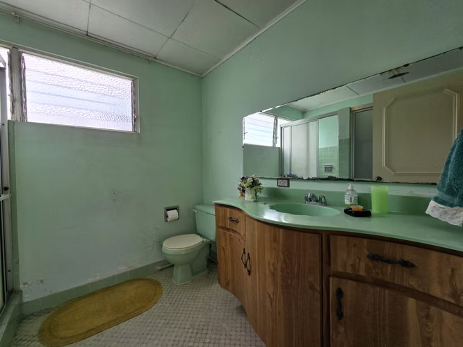 Casa Esquinera en Rohrmoser Nunciatura Ideal para Remodelar o Desarrollo de Apartamentos - Imagen 12