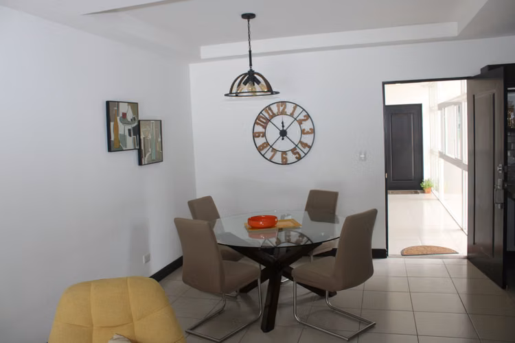 ALQUILER APARTAMENTO AMOBLADO $ 1.350 CERCA DE LA PANASONIC - Imagen 4