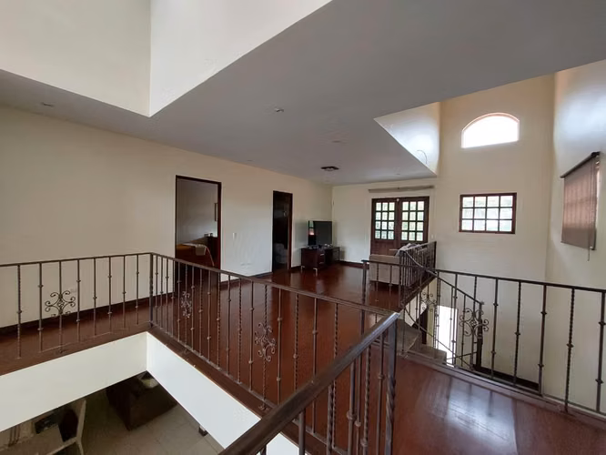 Venta de Casa con 5 parqueos en San Miguel de Santo Domingo - Imagen 17