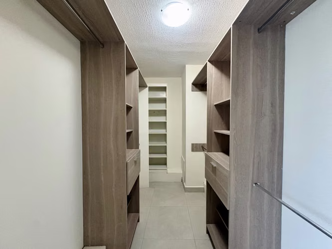Apartamento en Alquiler 220m² en Bello Horizonte de Escazú | Piscina, Casa Club y Jardines - Imagen 17
