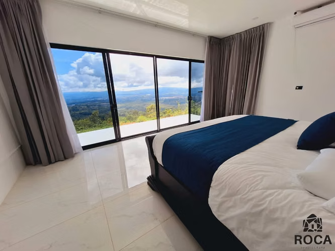 Venta de casa de lujo en Miravalles PZ