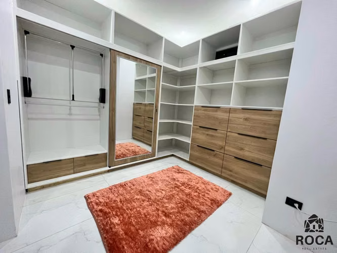 Venta de casa de lujo en Miravalles PZ