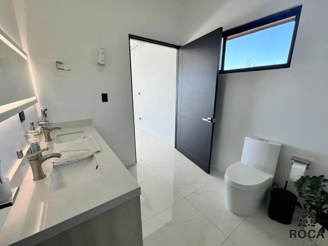 Venta de casa de lujo en Miravalles PZ